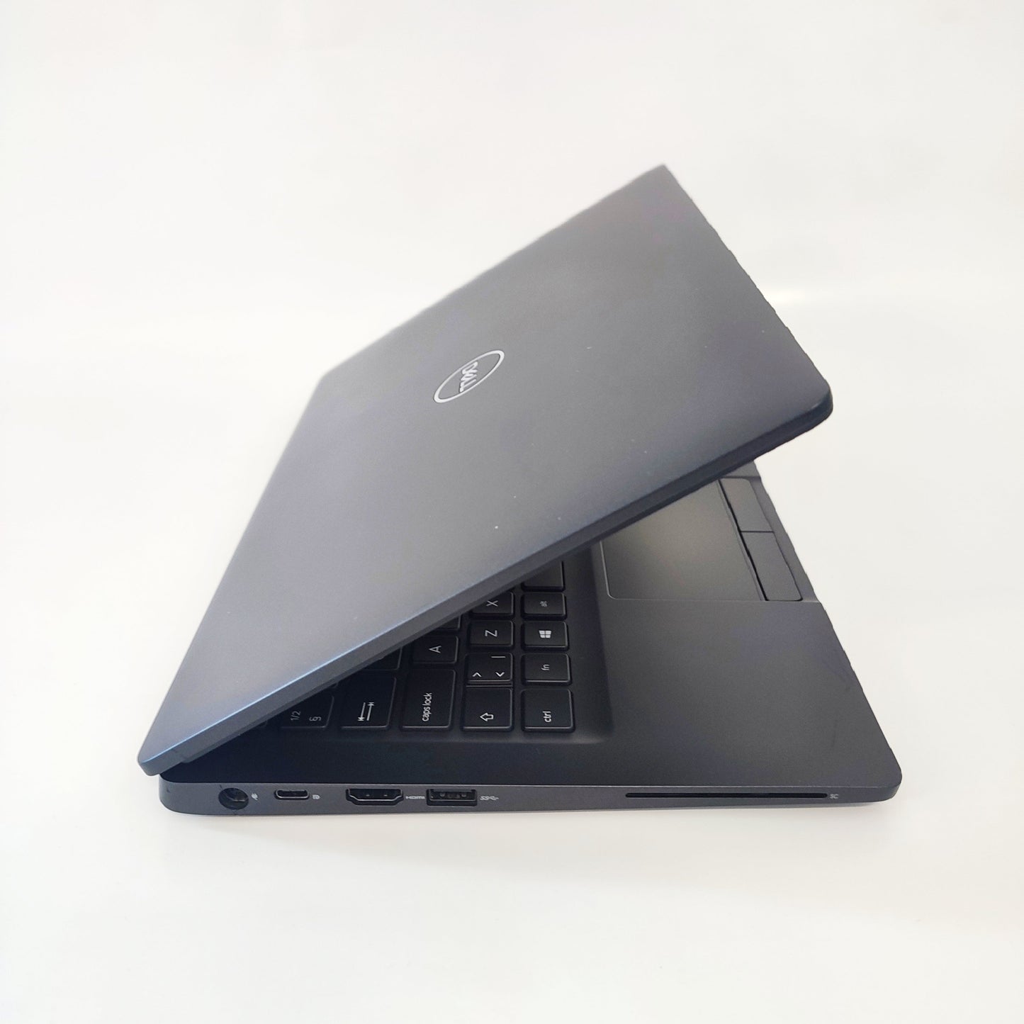 DELL Latitude 5300 Touch/i5-8365U/16GB/256GB SSD/Intel HD Graphics/13.3″ FHD/ID: 29699