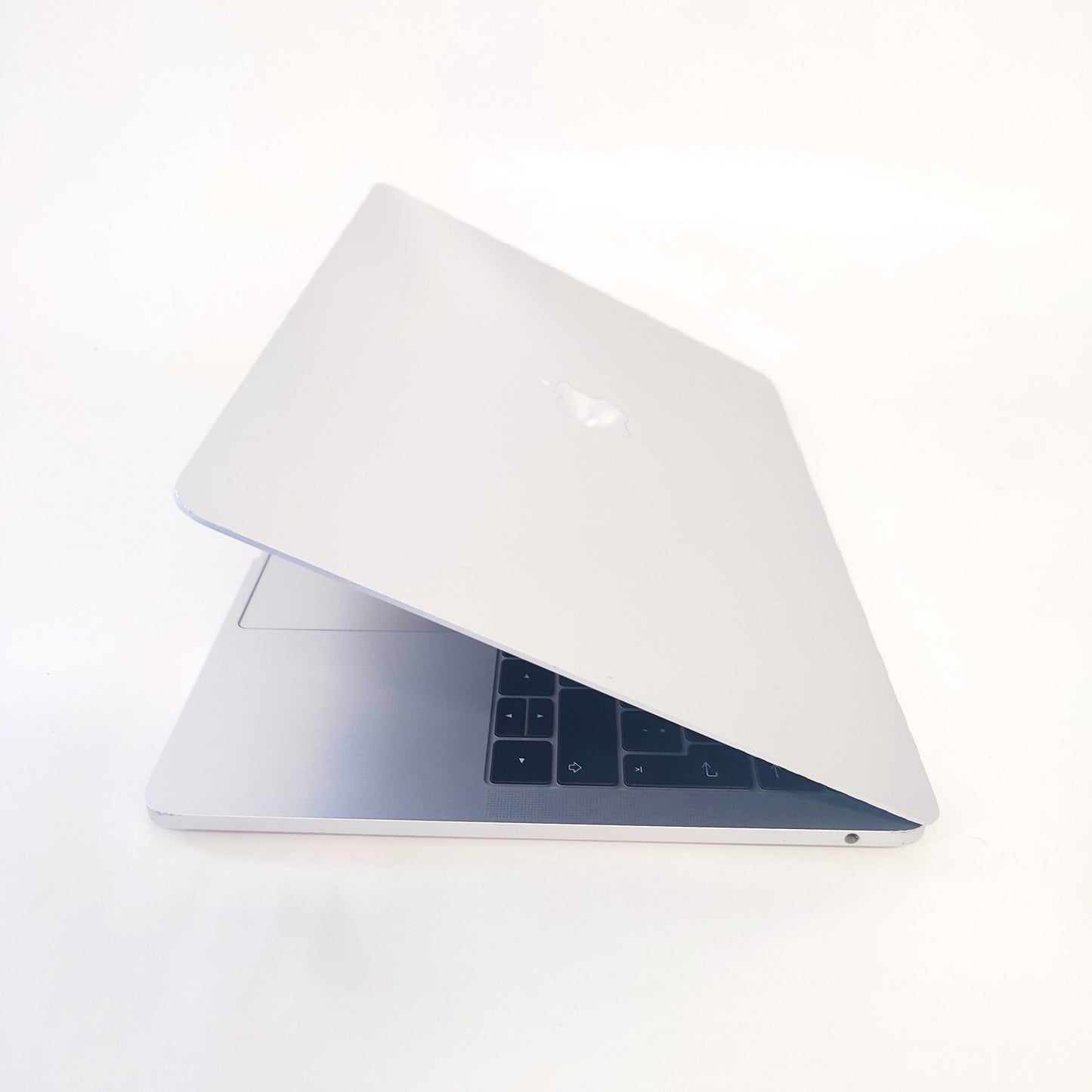 APPLE MacBook Pro A1708 (2016) Sudrabs/i5-6360U/8GB/256GB SSD/Intel Iris/13.3″ Retina/ID: 27941
