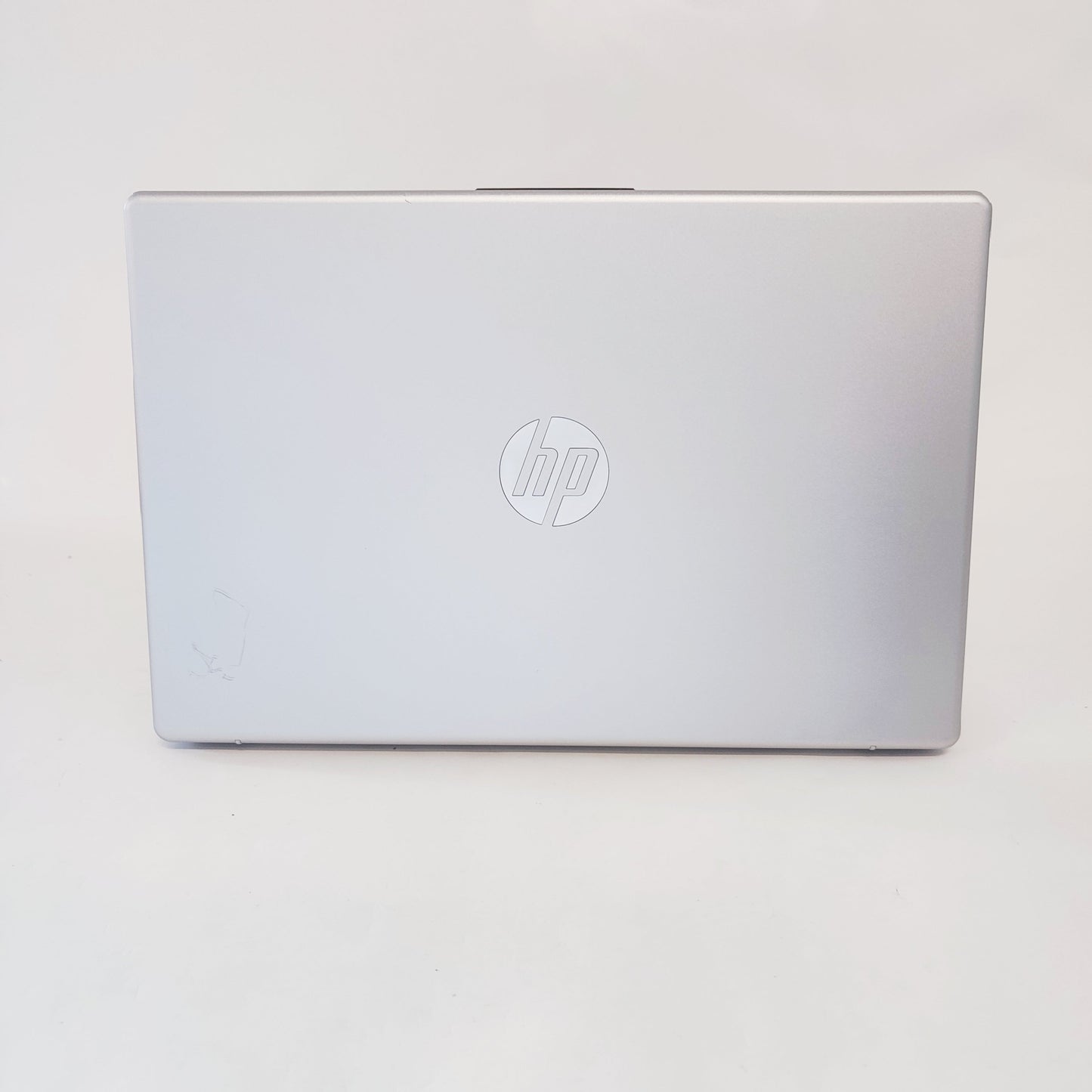 HP Pavilion 14-em0000/Ryzen 5-7530U/16GB/256GB SSD/AMD/14″ FHD/ID: 29701
