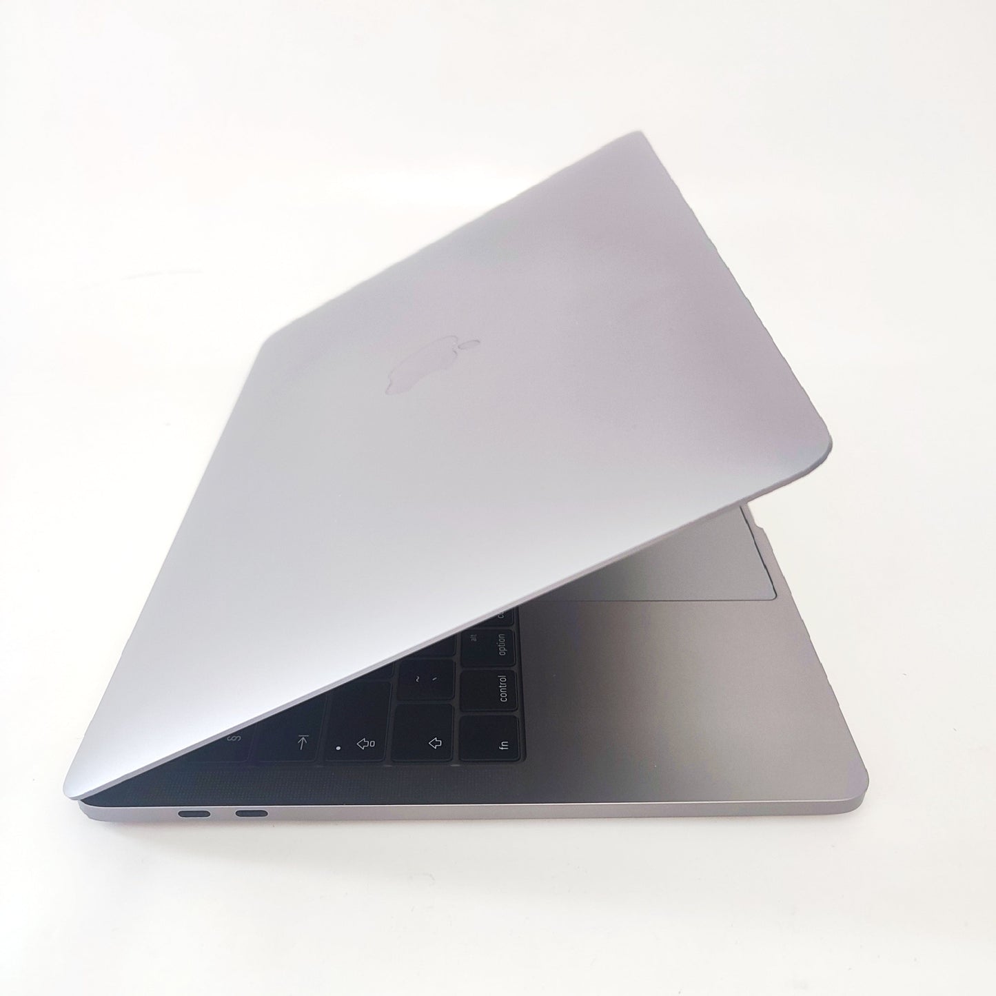 APPLE MacBook Pro A1706 (2016) «Серый космос»/i5-6267U/16 ГБ/256 ГБ SSD/Intel Iris/13,3″ Retina/ID: 28483