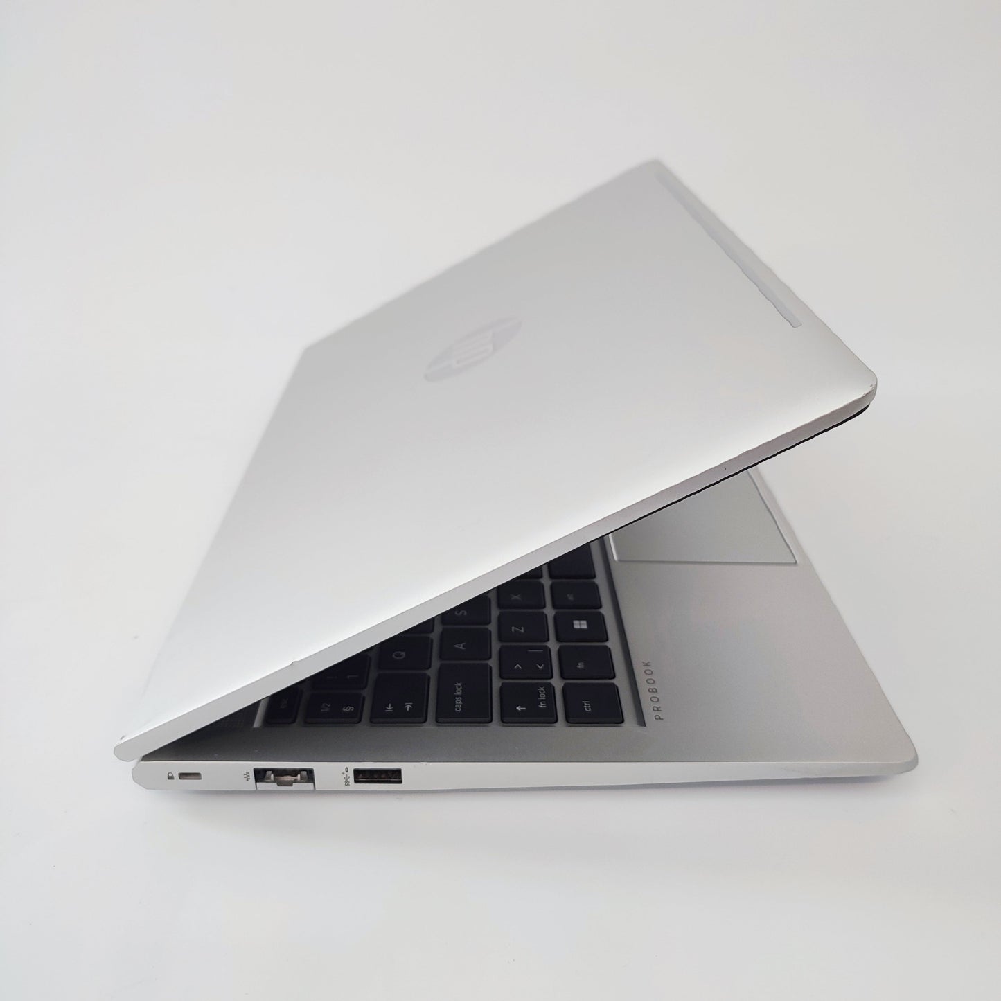 HP ProBook 445 G10/Ryzen 3-7330U/16GB/256GB SSD/AMD/14″ FHD/ID: 22461