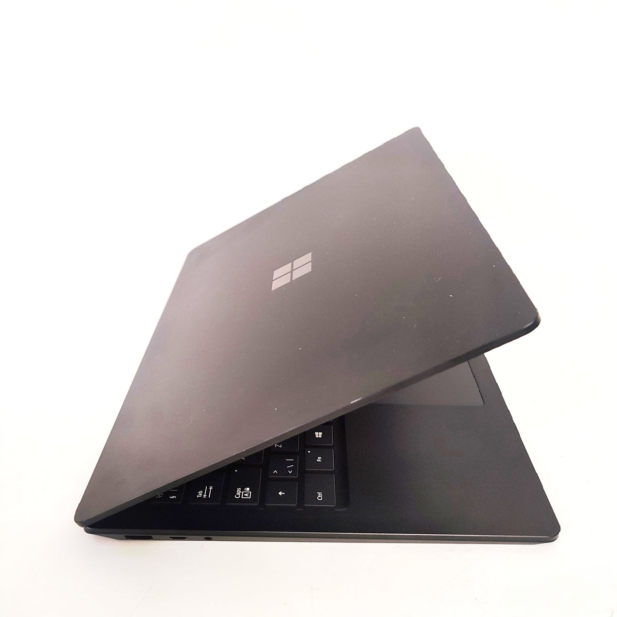 MICROSOFT Surface Laptop 4 Черный/i7-1185G7/16ГБ/256ГБ SSD/Intel HD Graphics/13.5″ QHD+ (2K)/ID: 30185