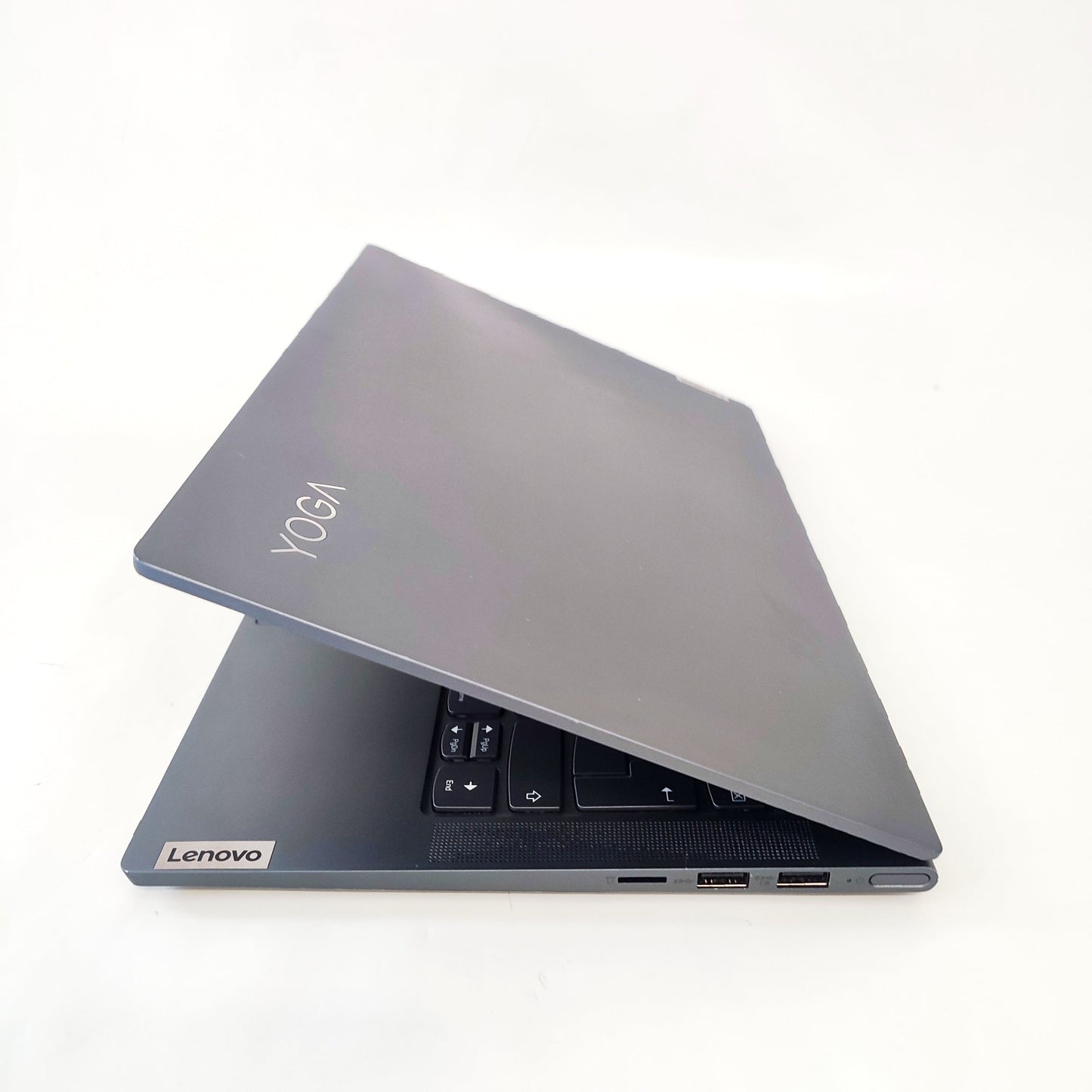Lenovo Yoga Slim 7-14 ARE05/Ryzen 7-4700U/16GB/256GB SSD/AMD/14″ FHD/ID: 28569