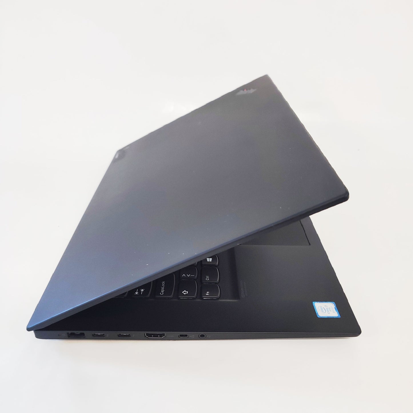 LENOVO ThinkPad P1 Gen2/i7-9850H/32GB/500GB SSD/Nvidia Quadro T2000/15.6″ FHD