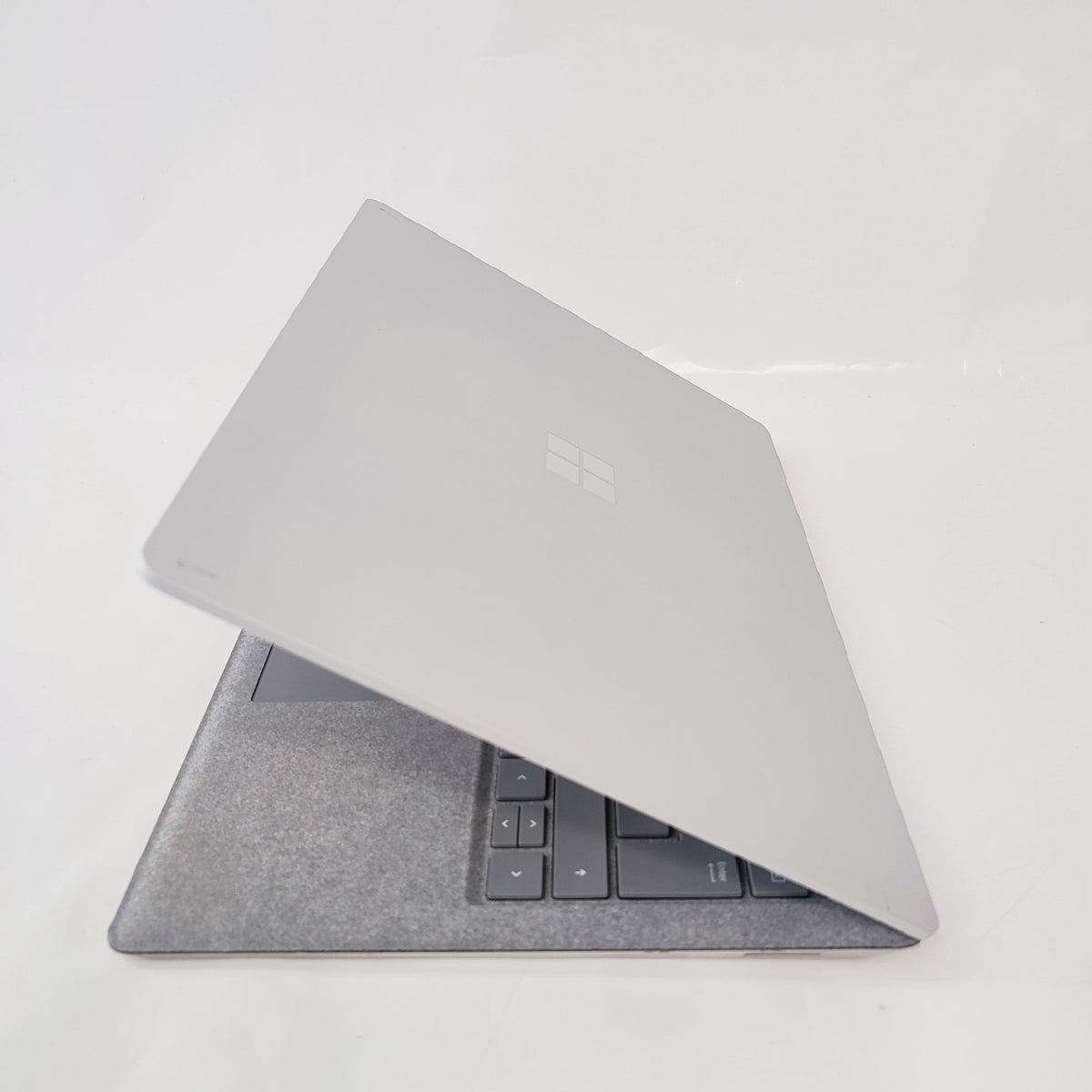 MICROSOFT Surface Laptop/i5-7300U/8GB/256GB SSD/Intel Graphics/13.5″ QHD/ID: 29879