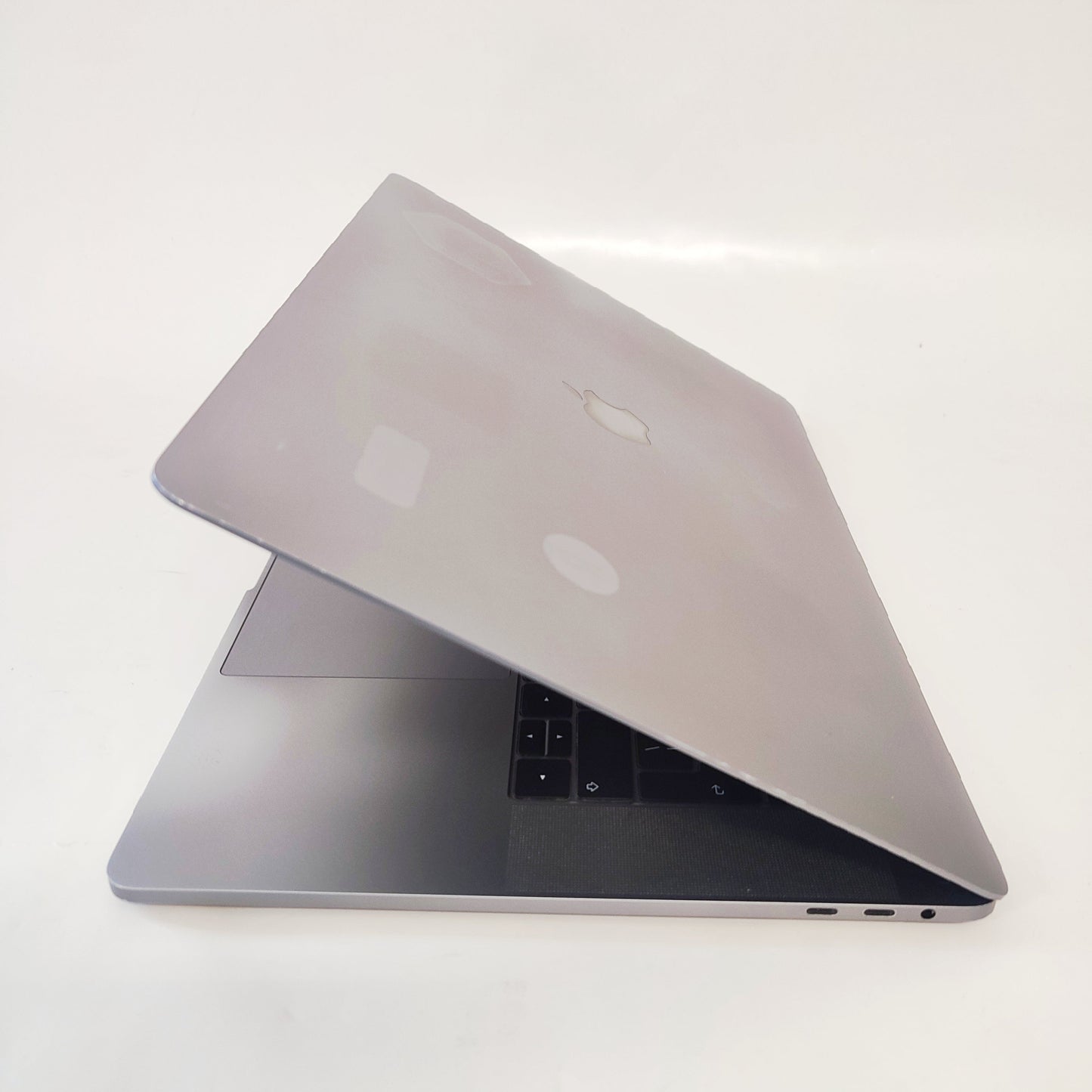 APPLE MacBook Pro A1990 (2019) Space Grey/i7-9750H/16GB/500GB SSD/AMD Radeon/15.4'' Retina/ID: 28508