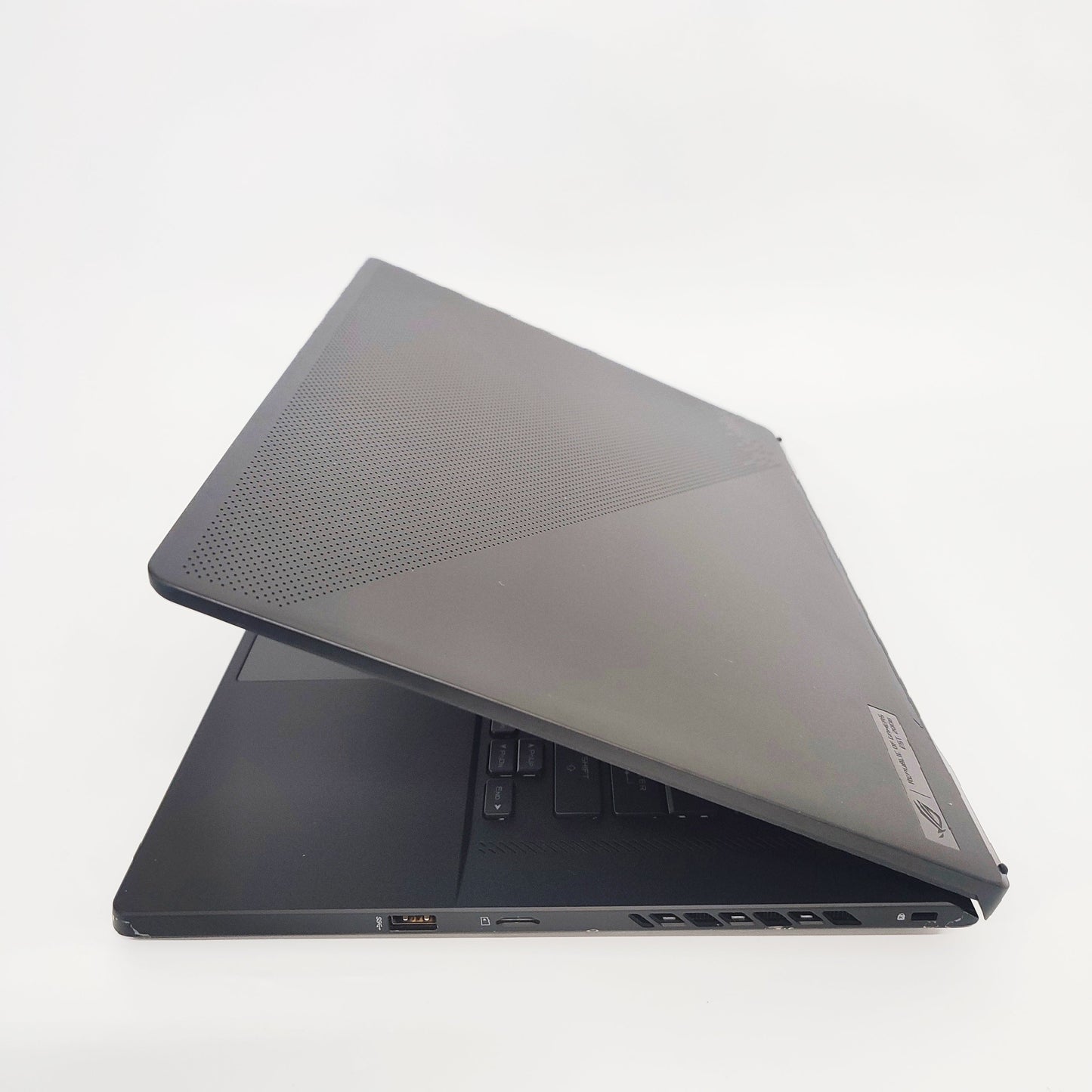 Asus ROG Zepphyrus M16 GU603HE/i7-11800H/16GB/500GB SSD/Nvidia Geforce RTX 3050/16″ FHD/ID: 24092