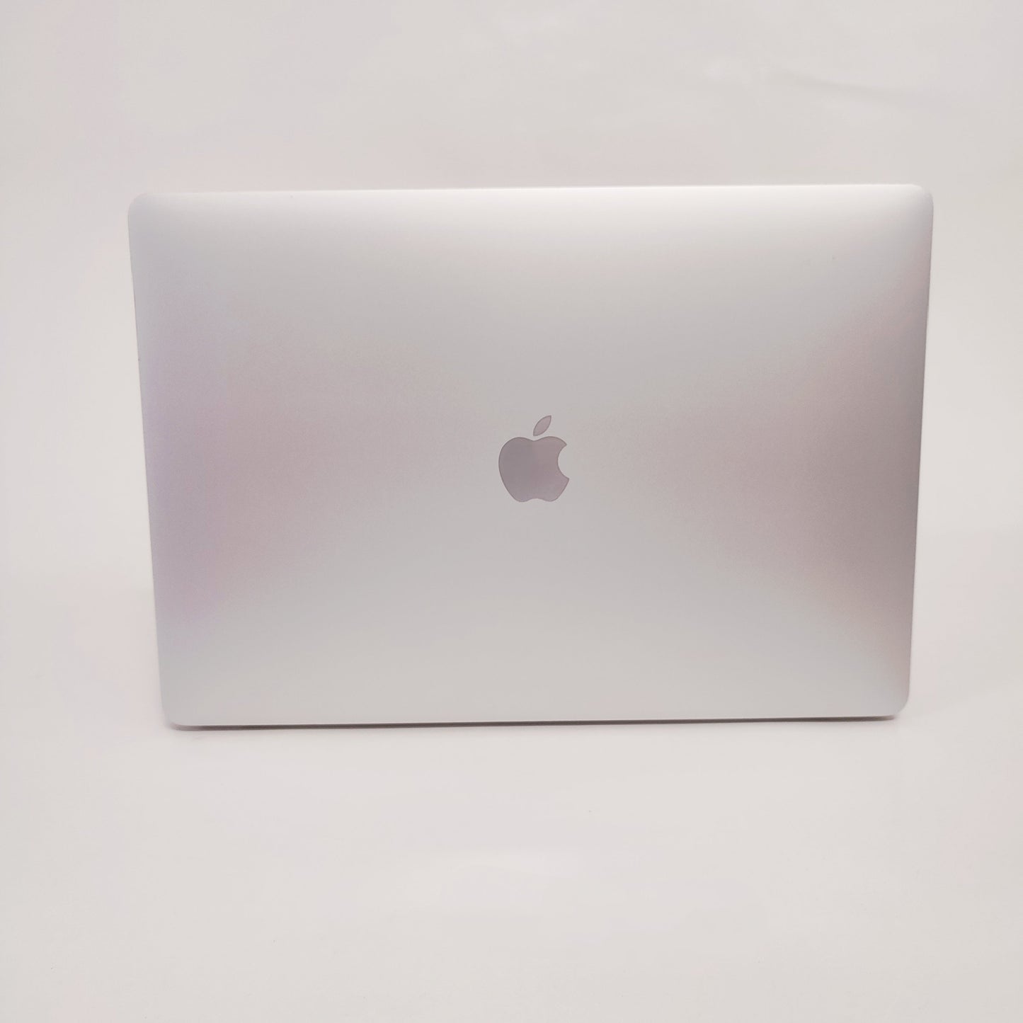 APPLE MacBook Pro A1990 (2018) Sudrabs/i7-8750H/16GB/256GB SSD/AMD Radeon Pro 555X/15.4'' Retina/ID: 26664