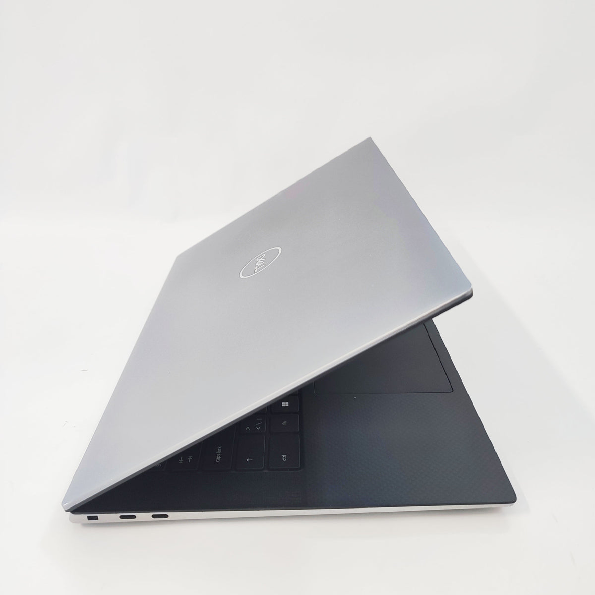 DELL Precision 5560 Touch/i9-11950H/32GB/1TB SSD/Nvidia RTX A2000/15.6″ UHD+/ID: 30439