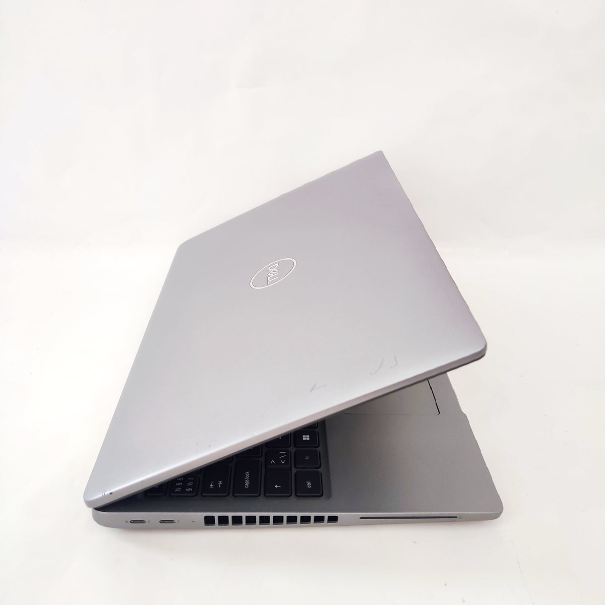 DELL Latitude 5540/i7-1365U/32GB/500GB SSD/Intel Iris/15.6″ FHD/ID: 30200