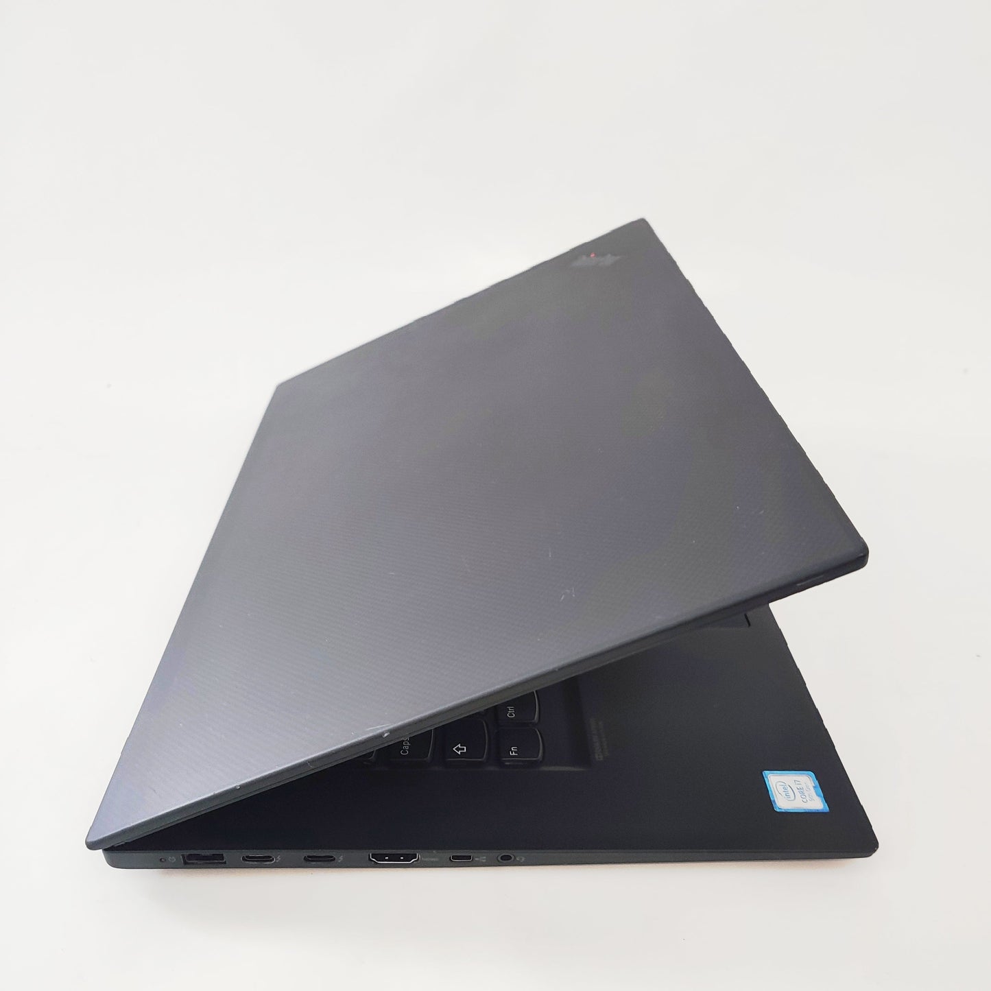 LENOVO ThinkPad P1 Gen2 Touch/i7-9850H/32GB/256GB SSD/Nvidia Quadro T2000/15.6″ UHD 4k/ID: 28774