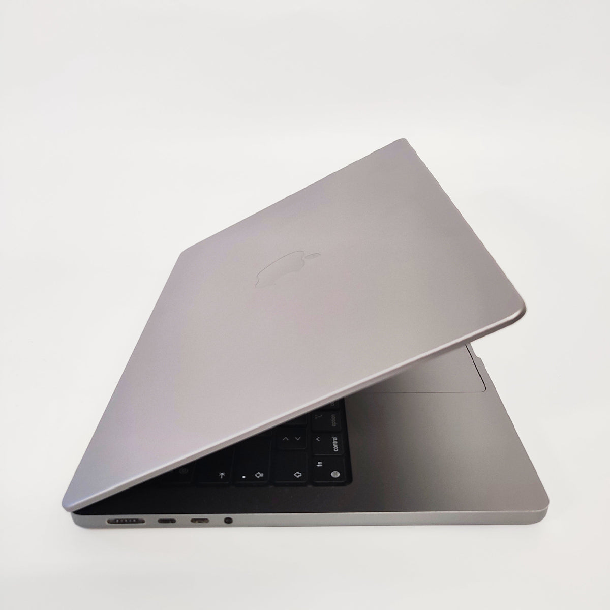 APPLE MacBook Pro A2442 (2021)/M1 Max/32GB/1TB SSD/Apple/14″ Retina/ID: 30420