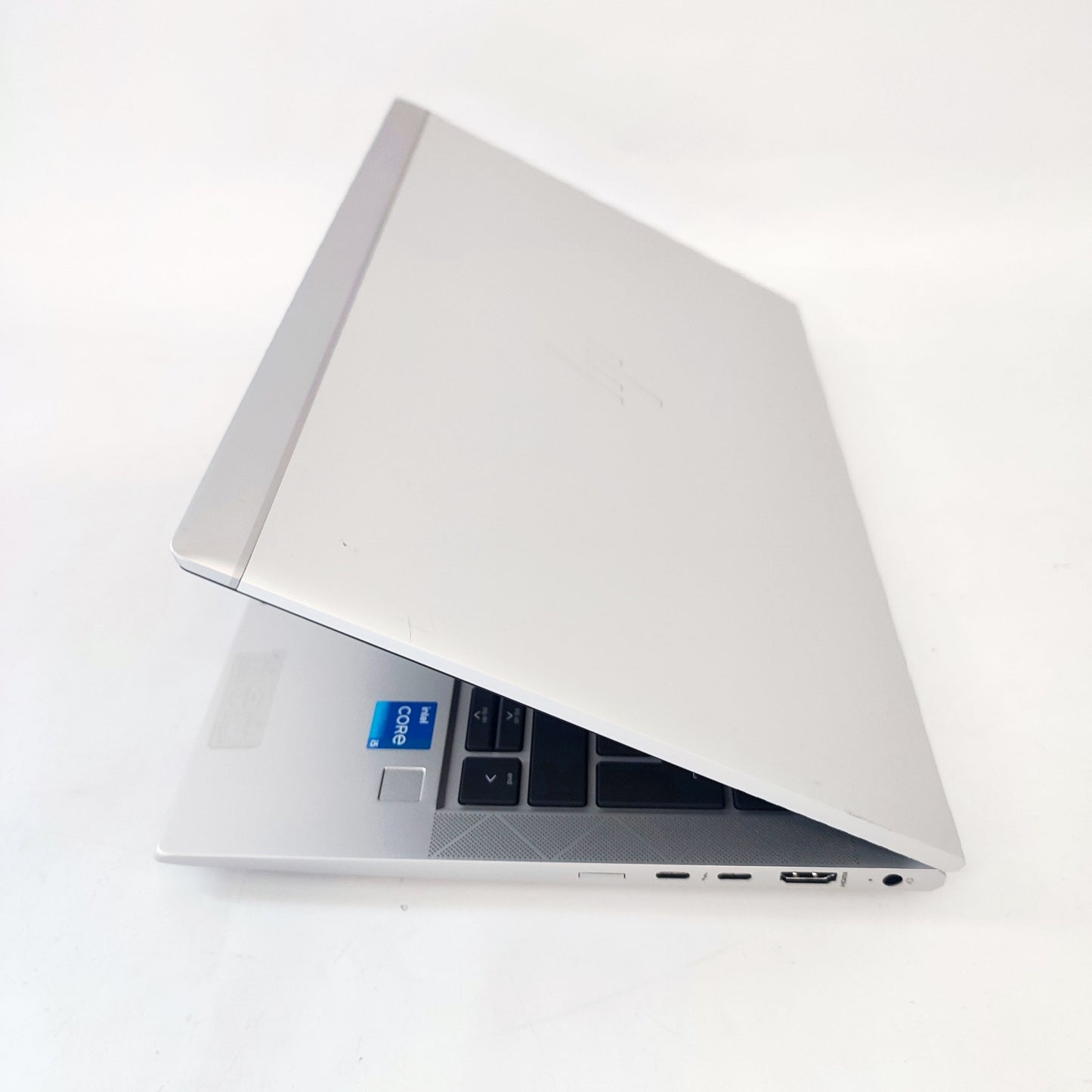 HP EliteBook 830 G8/i5-1135G7/16GB/256GB SSD/Intel HD Graphics/13.3″ FHD/ID: 15001