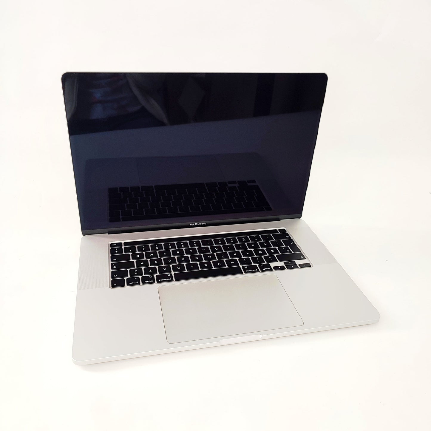 APPLE MacBook Pro A2141 (2019) Серебристый/i7-9750H/16ГБ/500ГБ SSD/AMD Radeon 5300M/16″ Retina/ID: 27780