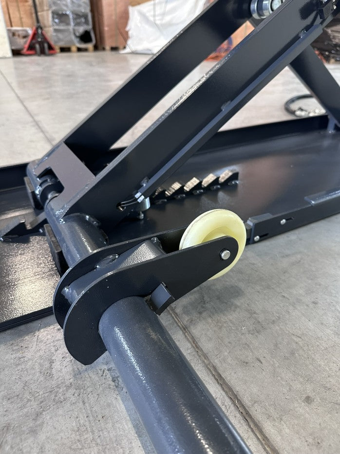 SM-3500E Mobile scissor lift with automatic locking