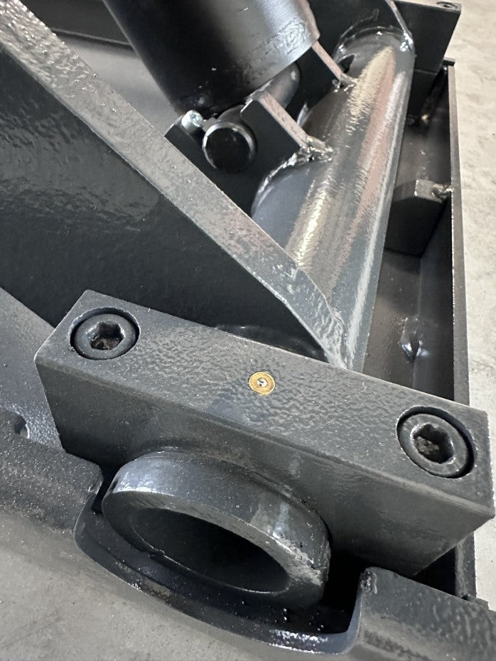 SM-3500E Mobile scissor lift with automatic locking