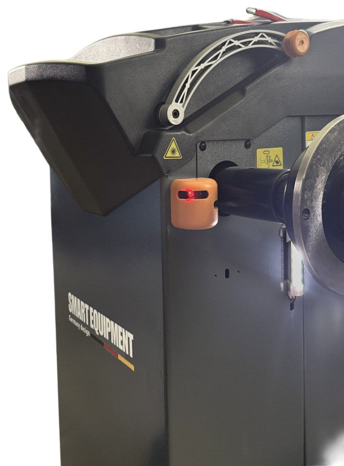 SMB 100 PRO wheel balancing machine with pneumatic rim lock